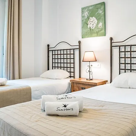 Lovely And Spacious 3-bedroom Apartment, 150m Walk To The Appartement Marbellac