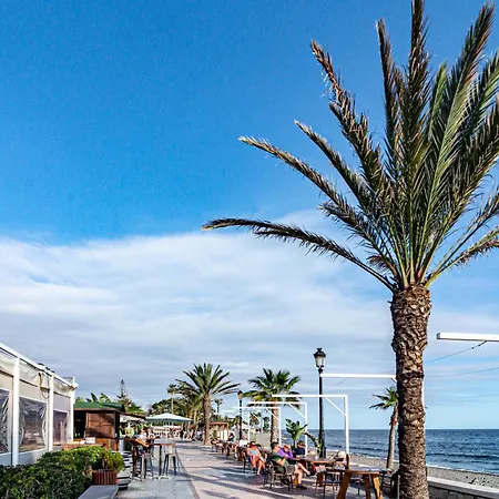 Appartement Lovely And Spacious 3-bedroom Apartment, 150m Walk To The *